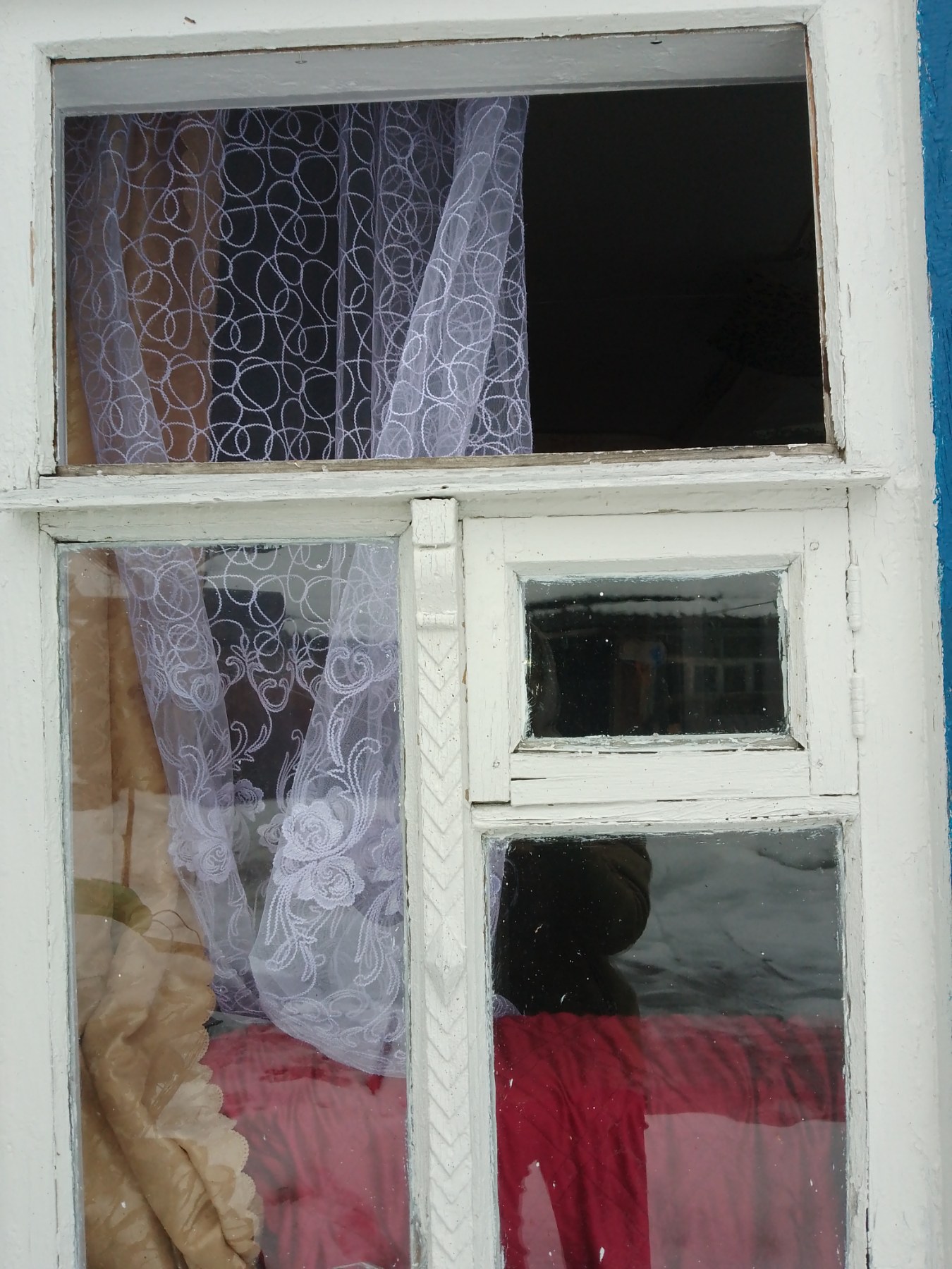 Жінка з дитиною не може жити у власному пошкодженому будинку