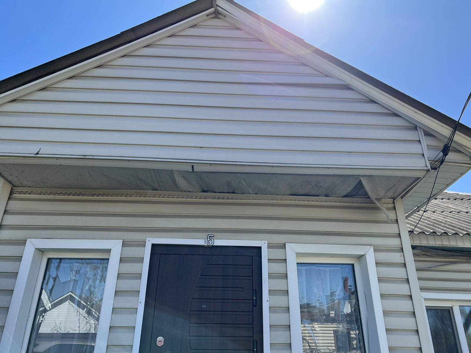 Пошкоджено будинок вчительки з Середино-Буди