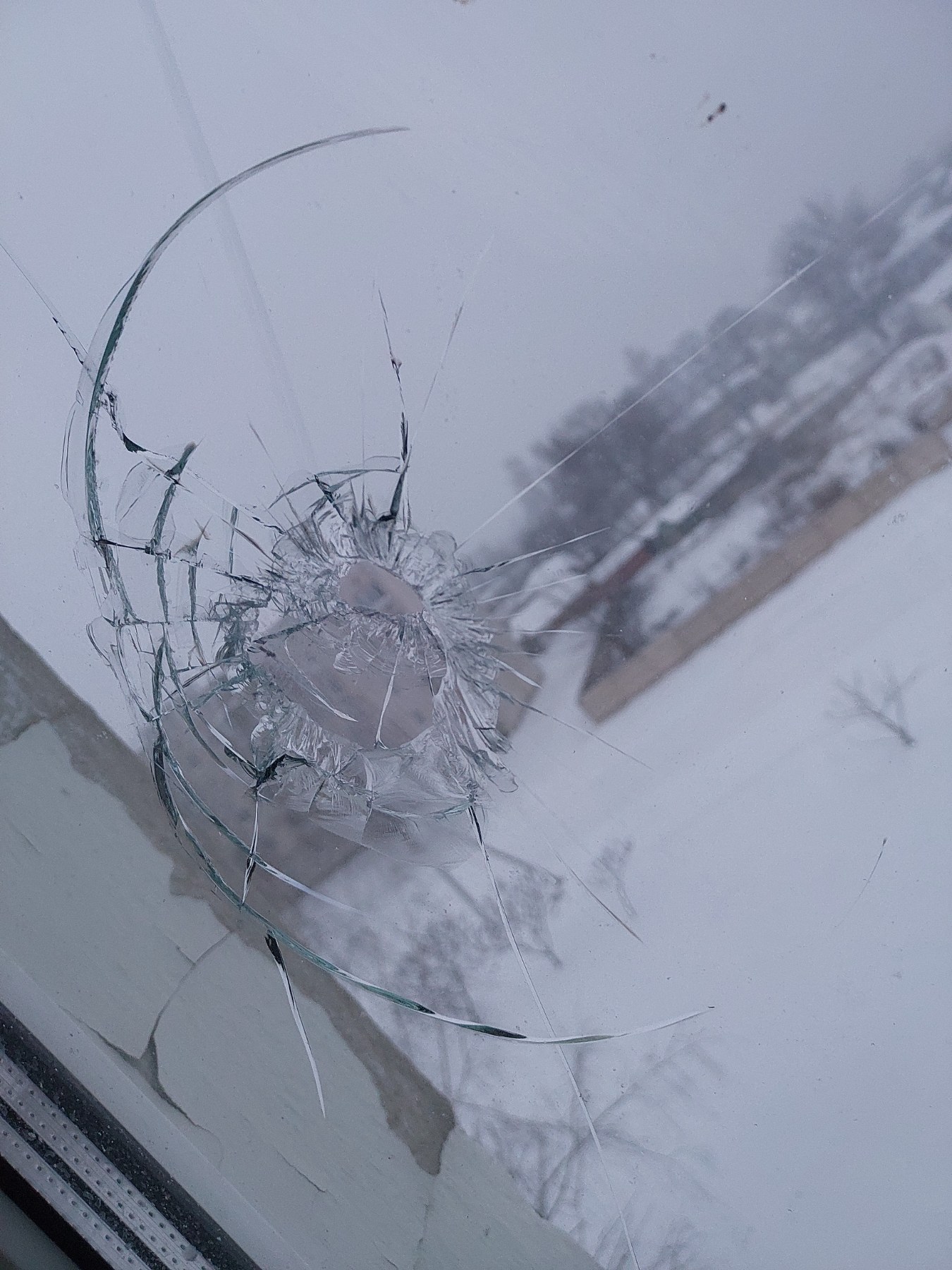 Нічний обстріл дуже злякав жінку з дитиною