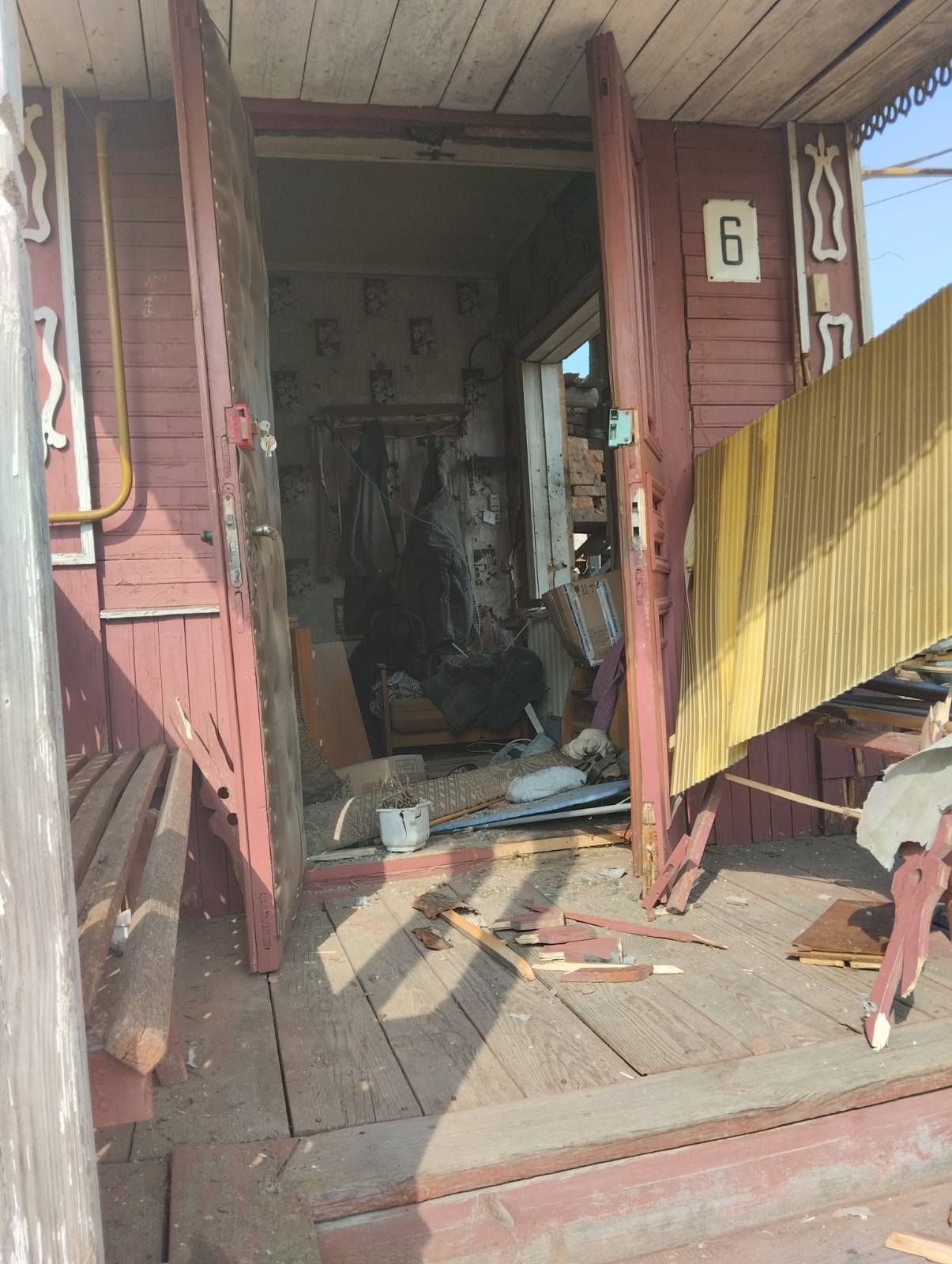 Пенсіонерка, чоловіка якої травмував ворожий обстріл, просить допомоги