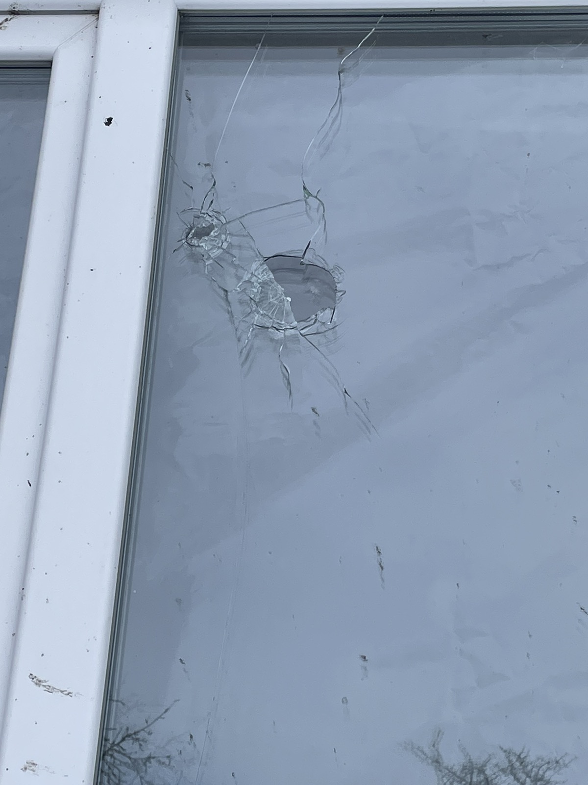 Ворожі обстріли завдали значних пошкоджень будинку родини із Середино-Буди