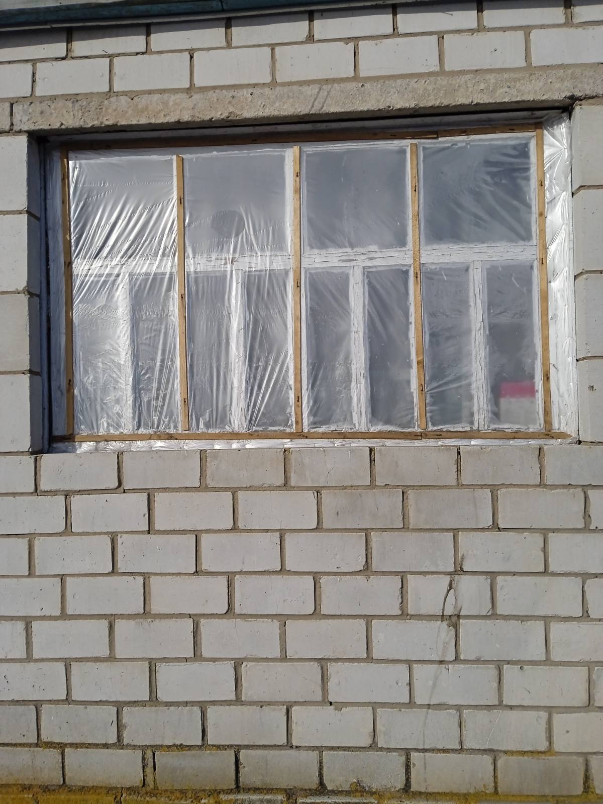 Обстріл Зноб-Новгородського зруйнував  здоров’я господаря та житло родини