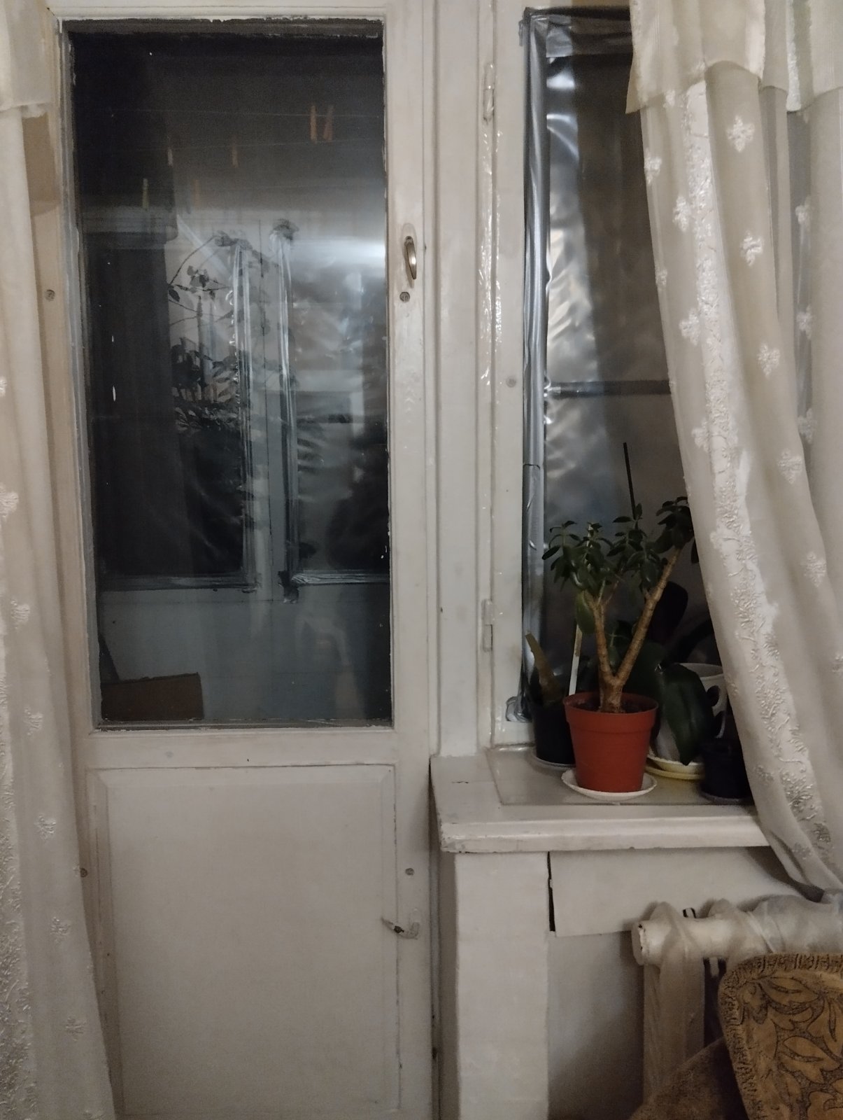 Пенсіонерці з Херсона потрібна допомога в заміні вікон