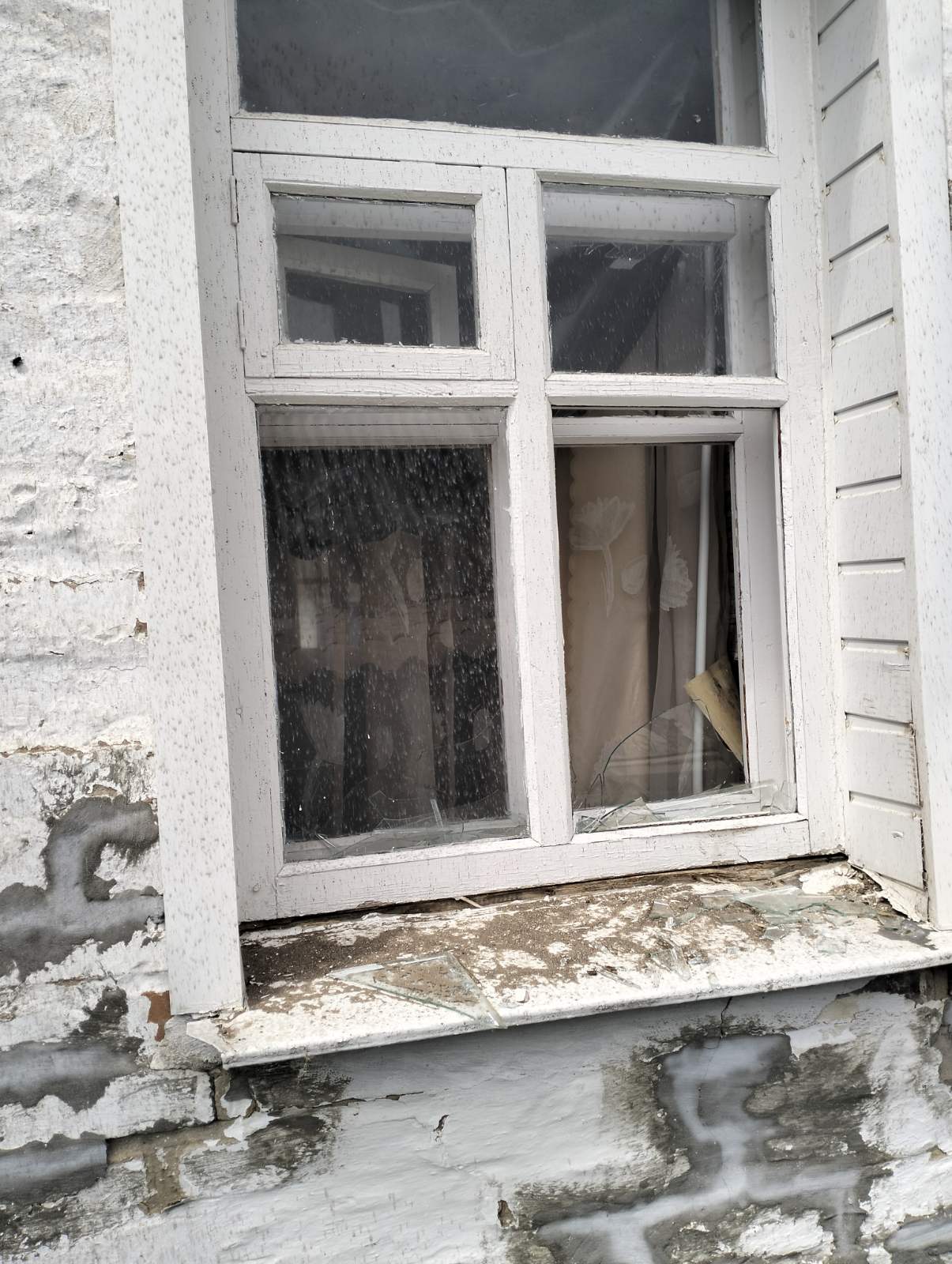 Чоловіку з Сумщини було пошкоджено 23 вікна