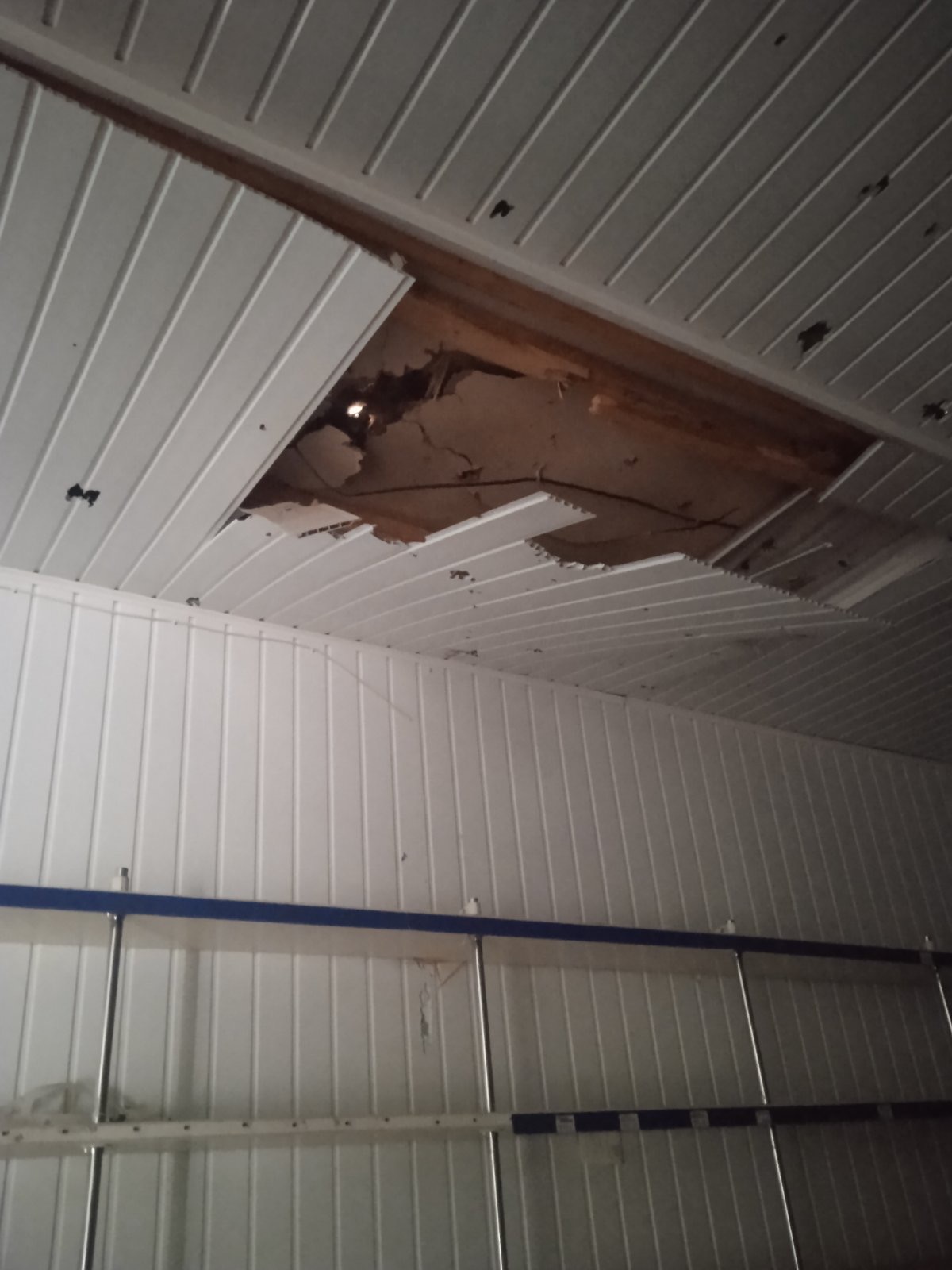 Три ворожі обстріли знищили магазин у Середина-Буді - потрібна допомога