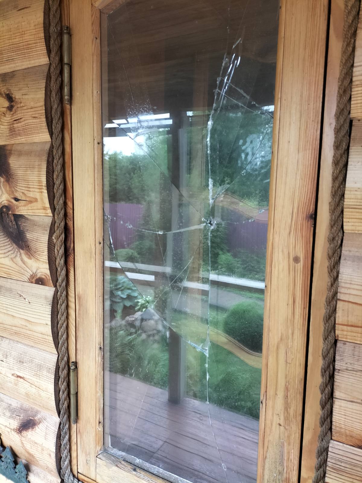 9 вікон пошкоджено осколками від обстрілу