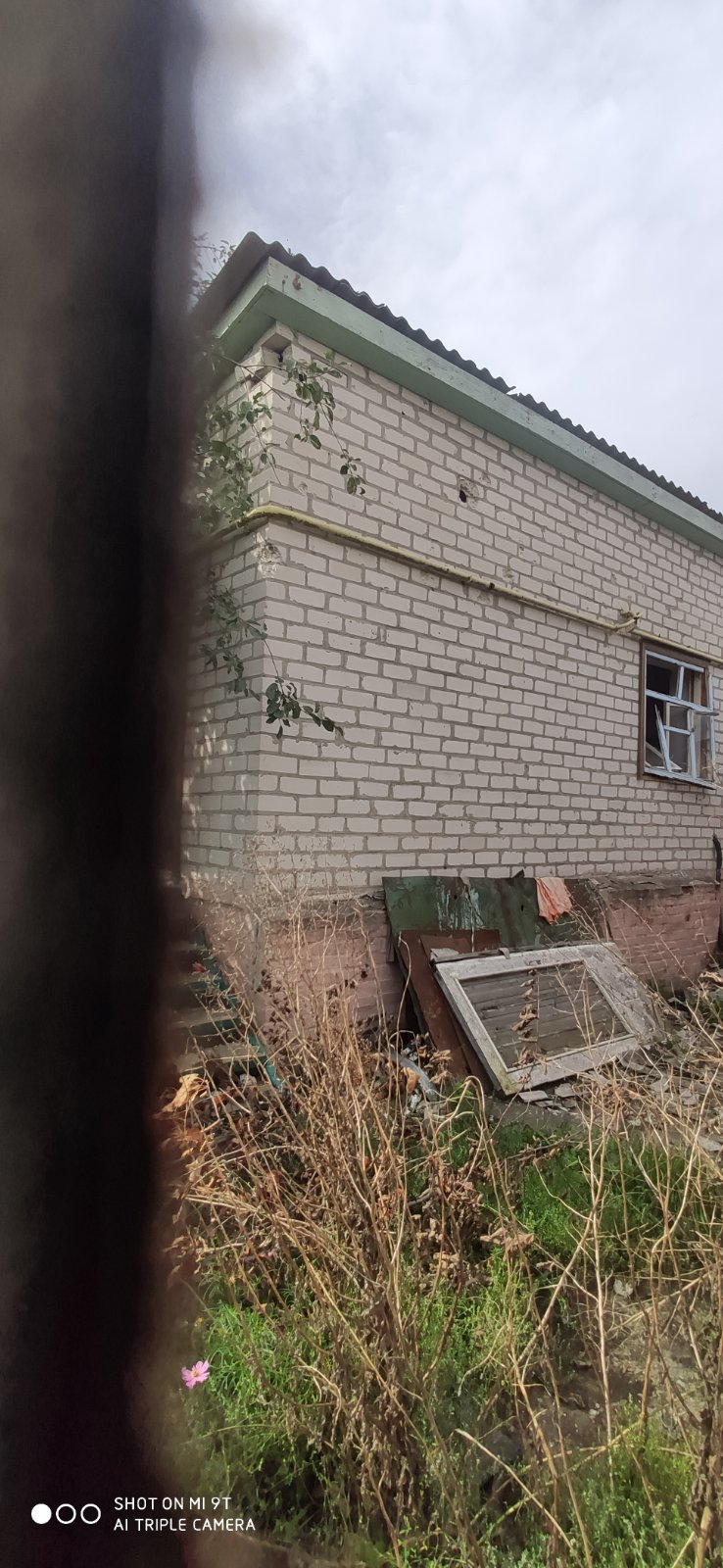 Сім'я переселенців хоче відбудувати свій дім і повернутися додому