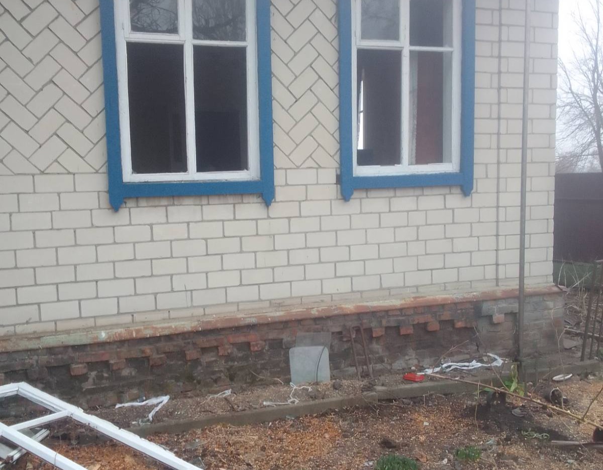 Будинок родини з Попівки залишилася без дванадцяти вікон і дверей