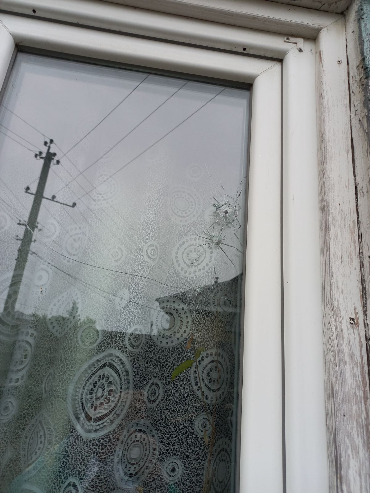 Пенсіонерці, що має інвалідність, російські обстріли пошкодили житло  