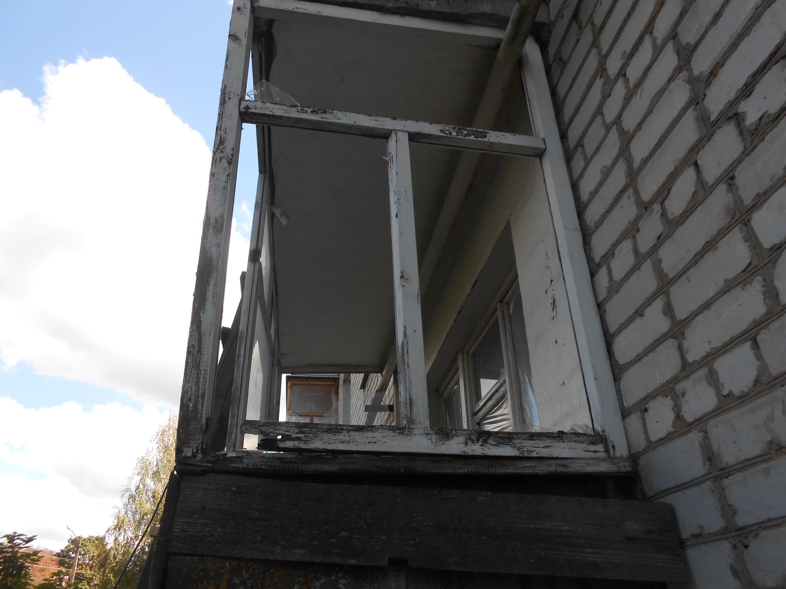 Квартира пенсіонерки непридатна для проживання 