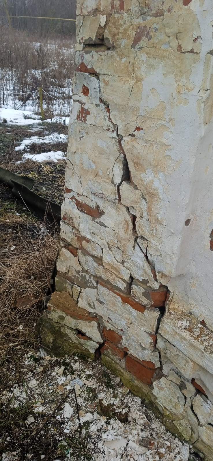 У будинку подружньої пари із села Локня пошкоджено вікна та дах