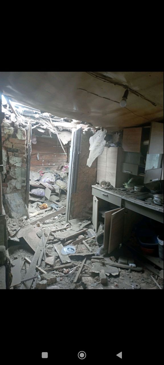 Мати трьох неповнолітніх дітей просить допомоги