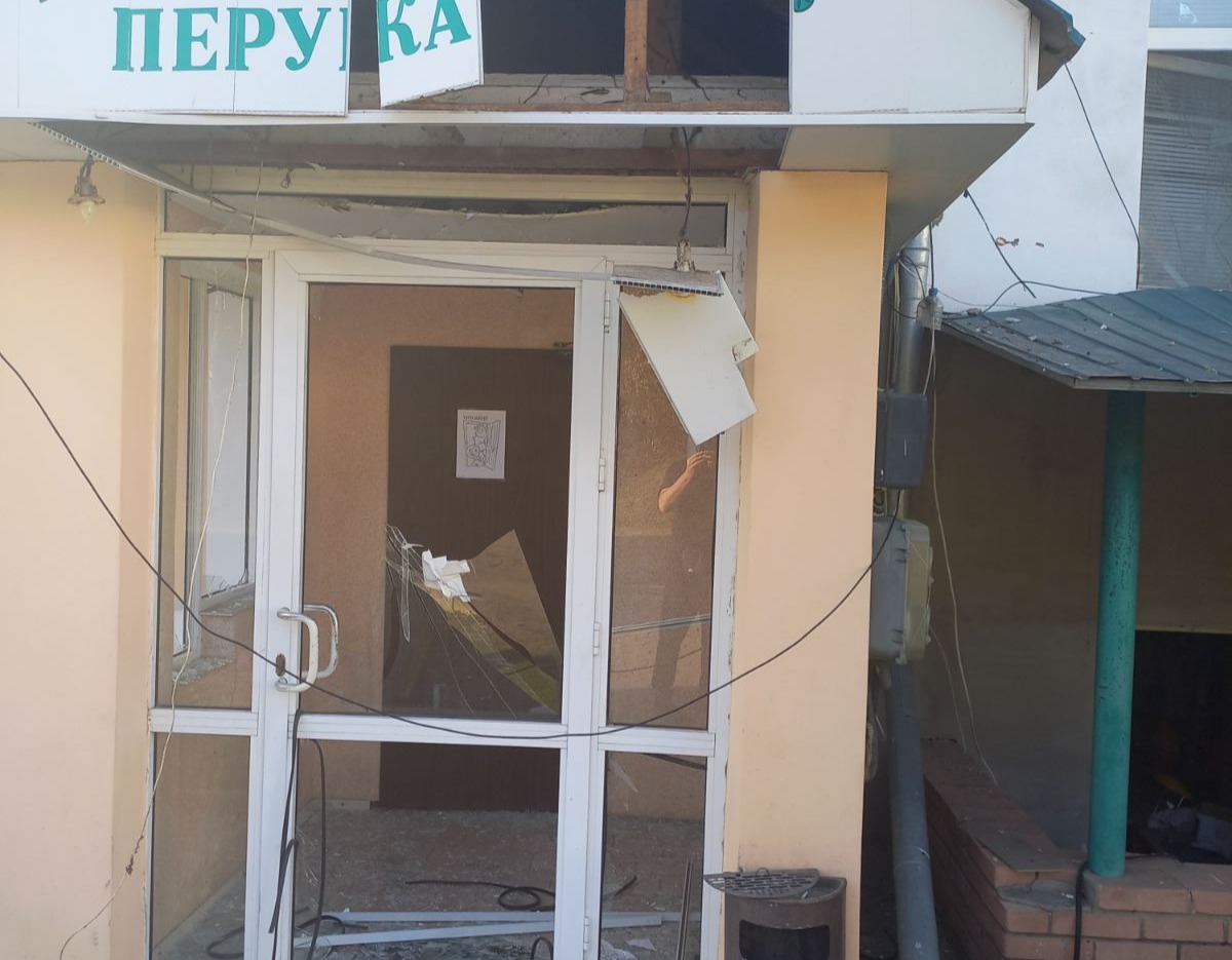 Чоловік який втратив бізнес та вимушений працювати двірником просить допомоги у відновленні дому