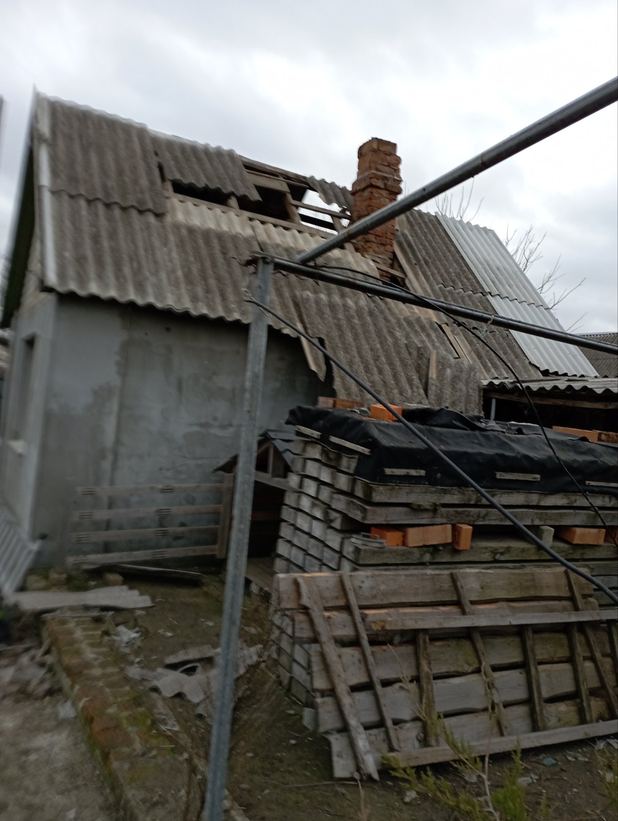 Вщент зруйновано будинок родини з Херсонщини