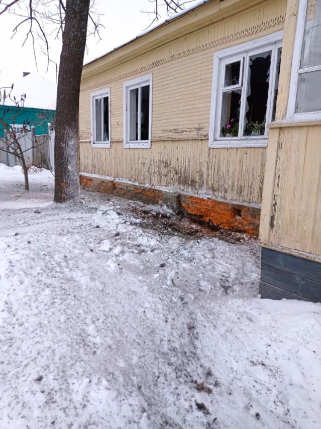 Пенсіонери з Сумщини живуть у будинку без вікон