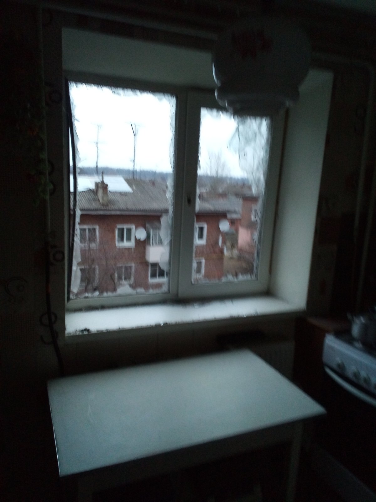 Чоловік із Середино-Буди, квартира якого зазнала значних пошкоджень, потребує допомоги