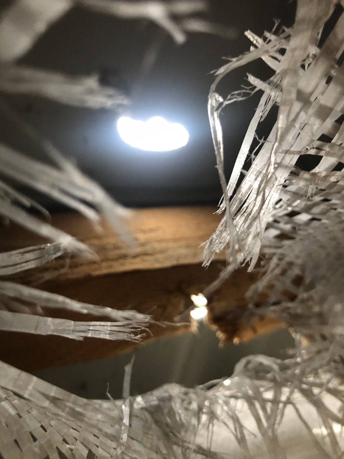 Багатодітній родині з Херсонщини вибило всі вікна у будинку