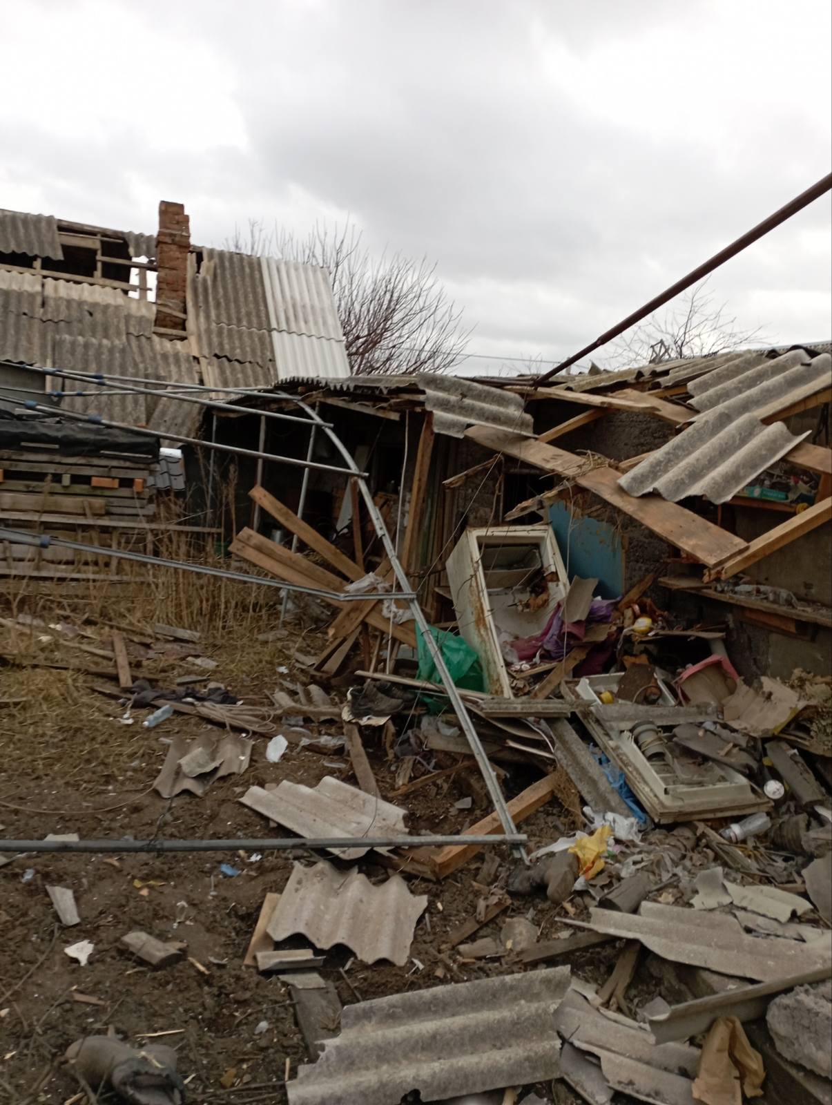 Вщент зруйновано будинок родини з Херсонщини