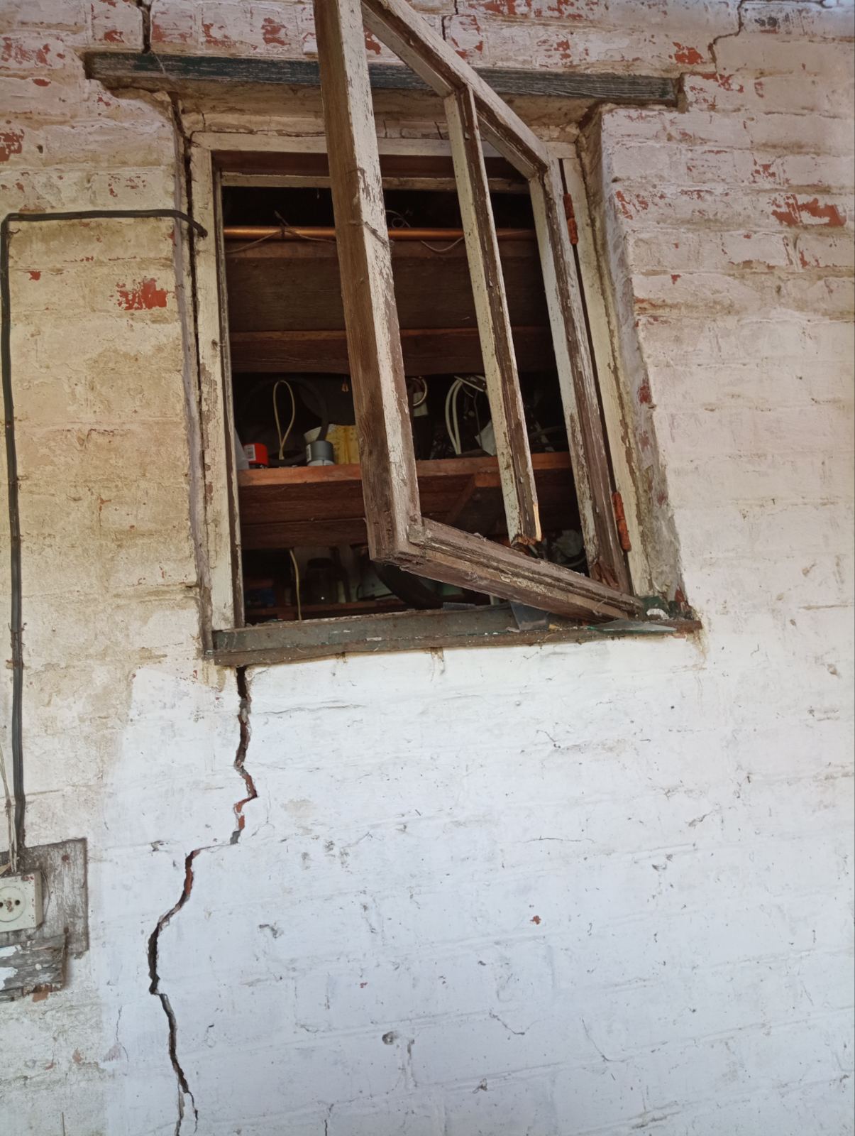 Чоловіку з Сумщини було пошкоджено 23 вікна