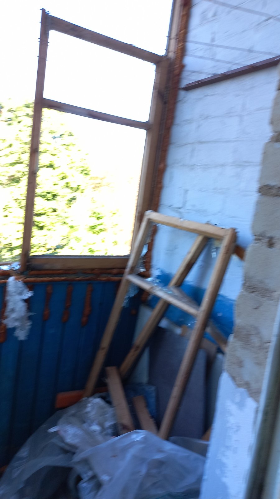 Квартира жінки з Сумщини двічі потерпала від обстрілів