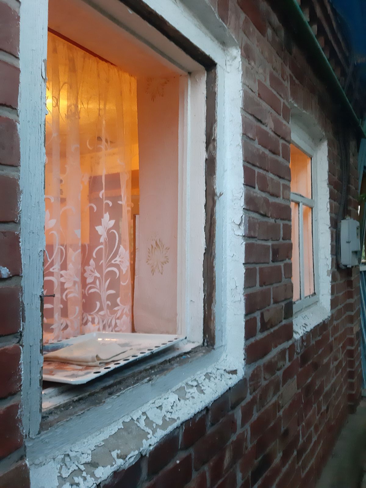 Через ворожі обстріли будинок 81-літньої жінки у непридатному для життя стані