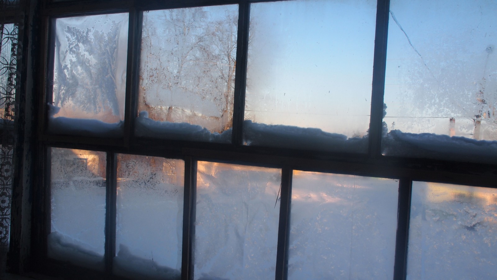 Родина зі Зноб-Новгородського мріє повернутись додому, але не має коштів відремонтувати житло