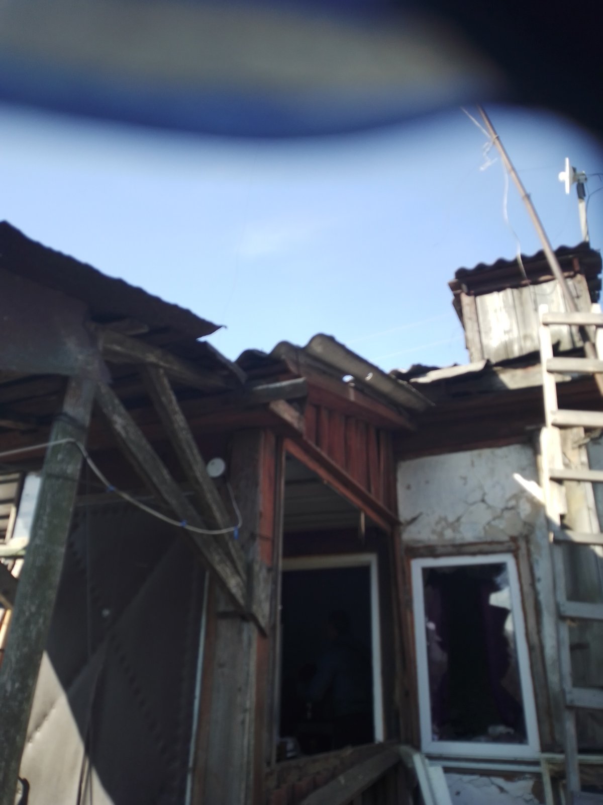 Родина із Середино-Буди потребує допомоги по заміні вікон, дверей та покрівлі