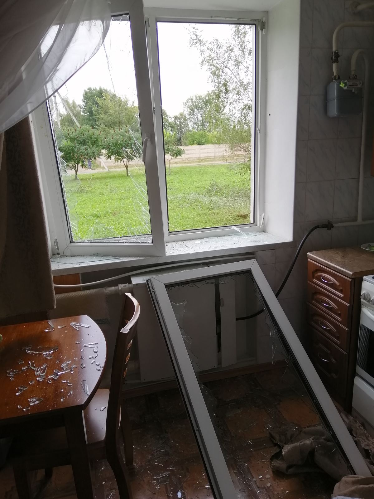 Ракета розірвалась під вікнами багатоквартирного будинку