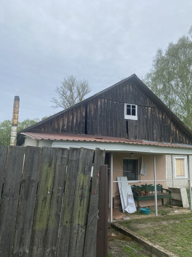 В будинку вчительки пошкоджено 100 м кв даху, вікна та двері