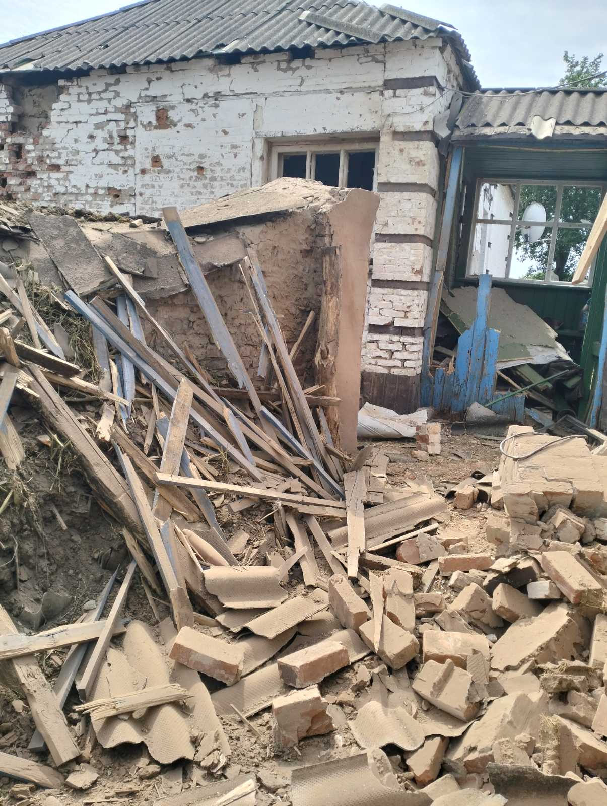 Чоловіку з Сумщини було пошкоджено 23 вікна