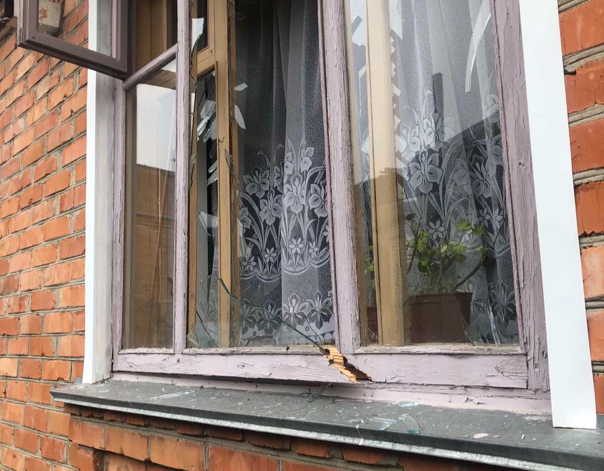 Вибило 4 вікна у квартирі мешканця Білопілля