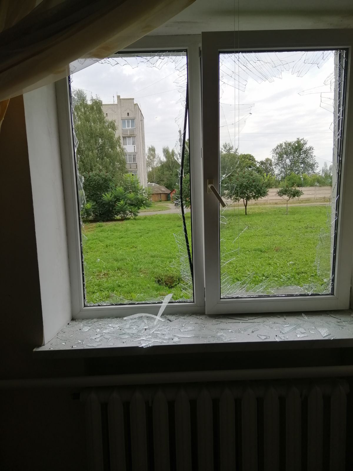 Ракета розірвалась під вікнами багатоквартирного будинку