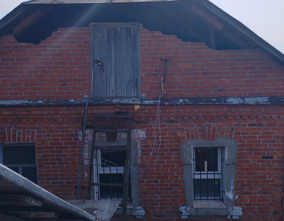 Авіабомба лишила будинка