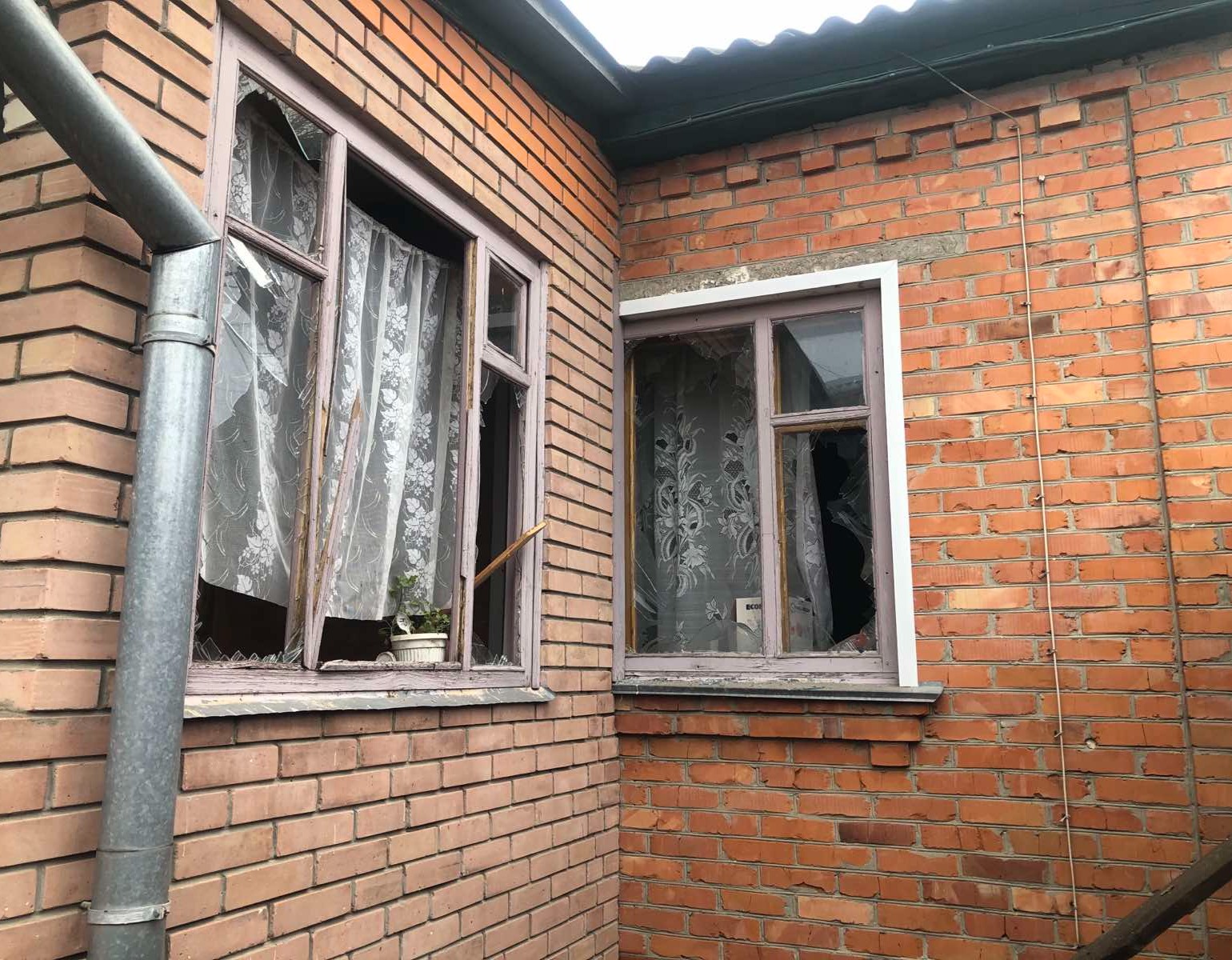 Вибило 4 вікна у квартирі мешканця Білопілля