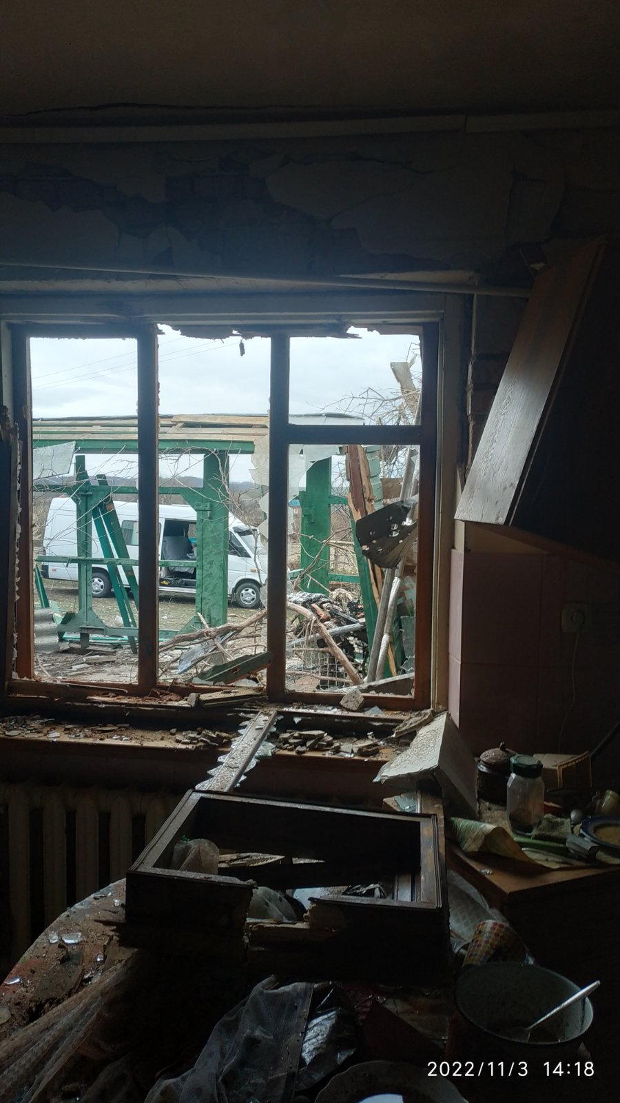 Будинок пенсіонерів залишився без даху, але вони дуже хочуть повернутися до рідного дому