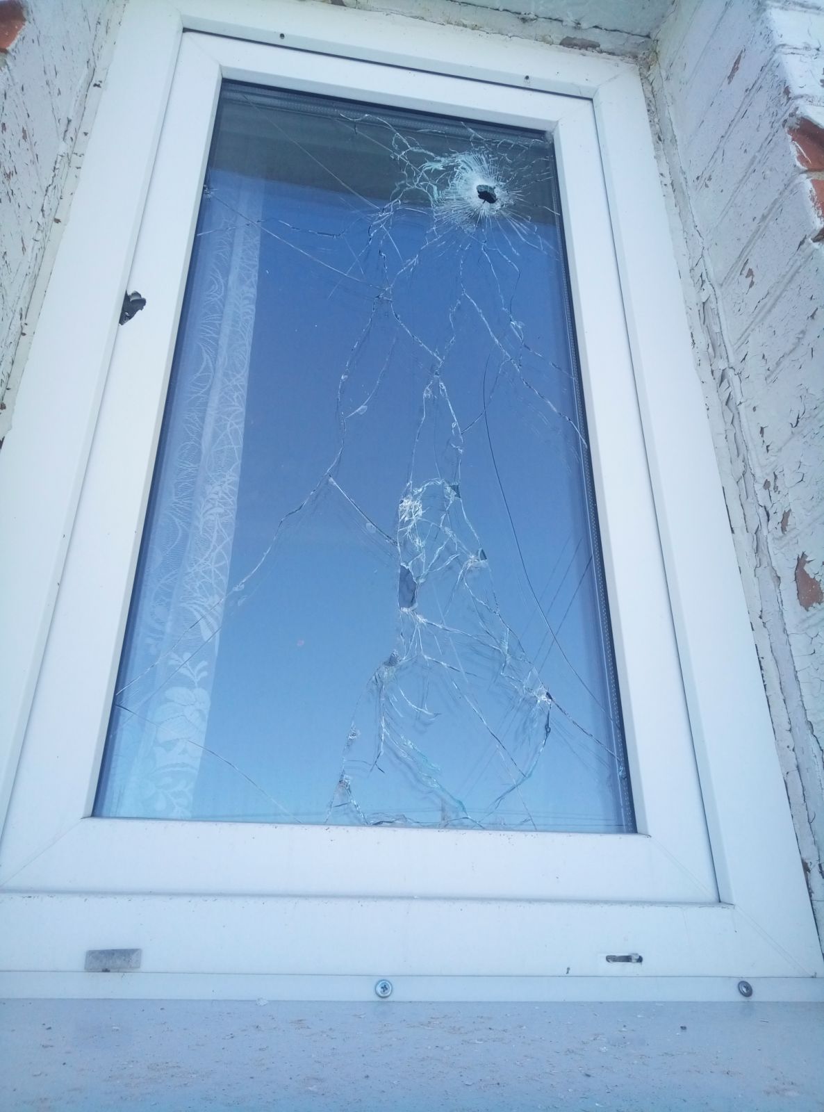 Потрібна допомога з вікнами вчителю з прикордоння Сумщини