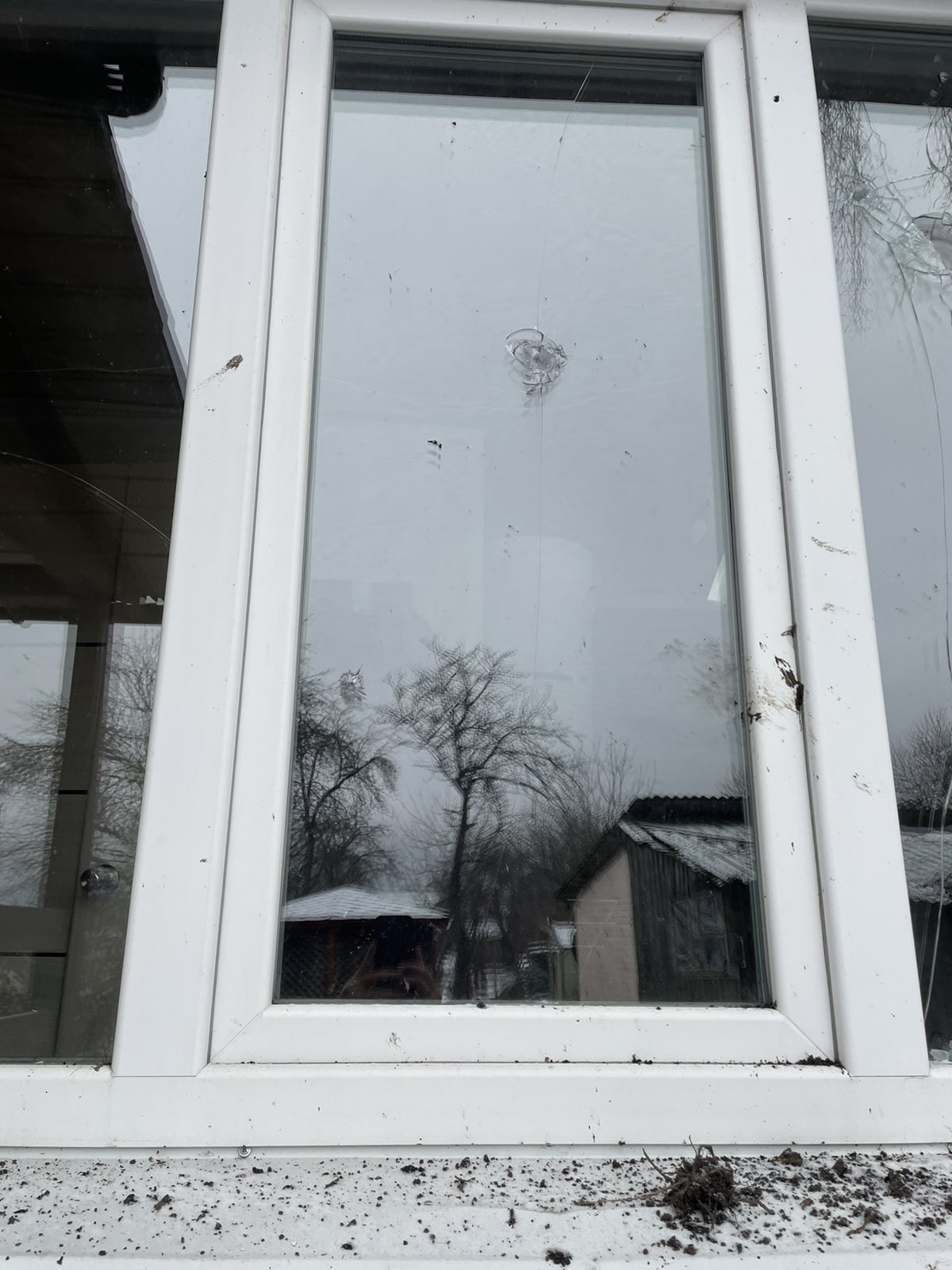 Ворожі обстріли завдали значних пошкоджень будинку родини із Середино-Буди