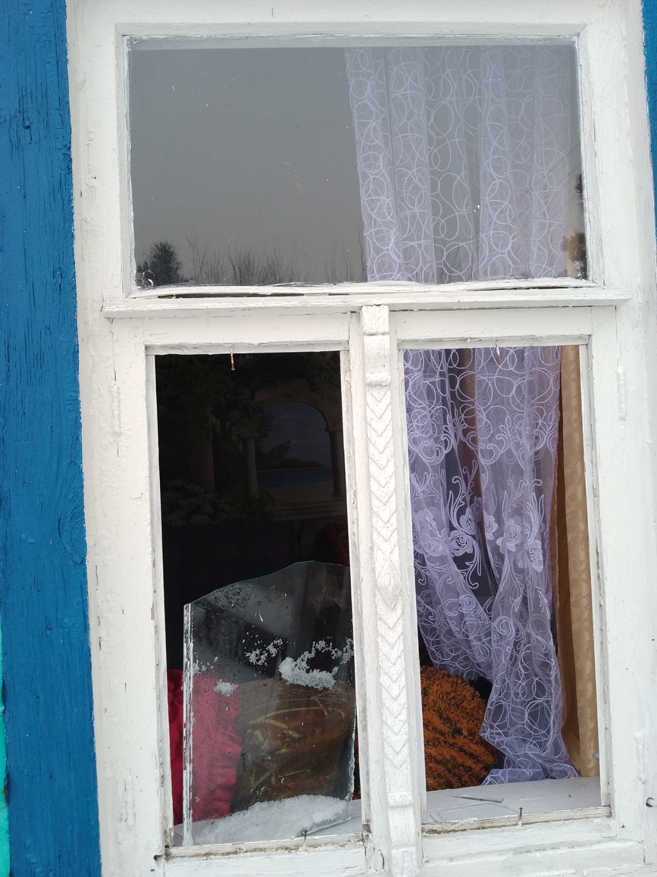 Жінка з дитиною не може жити у власному пошкодженому будинку