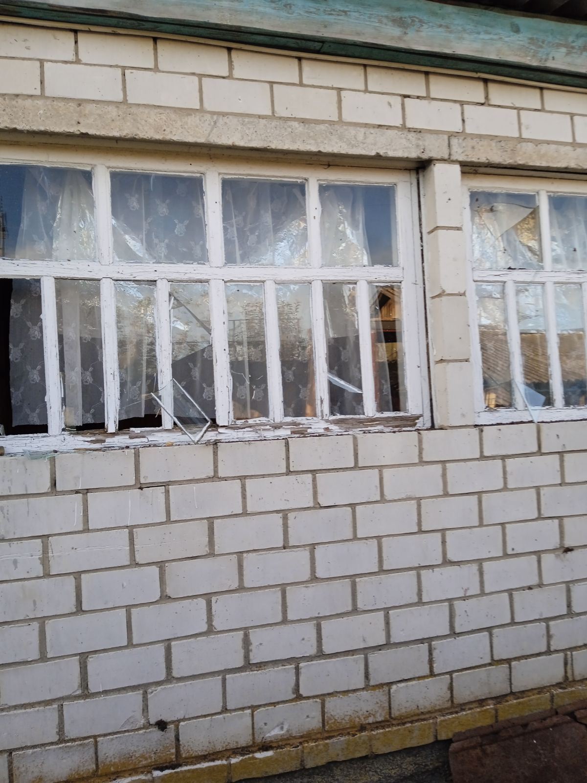 Обстріл Зноб-Новгородського зруйнував  здоров’я господаря та житло родини