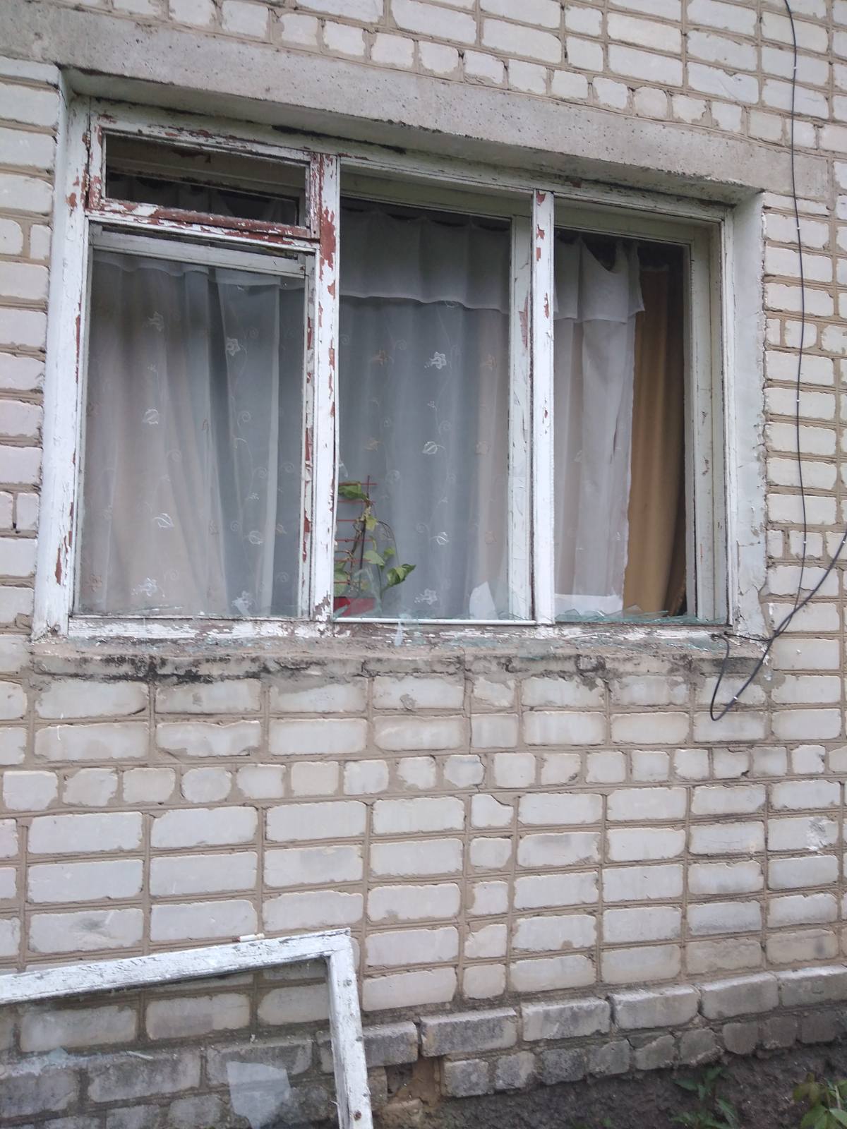 Вибуховою хвилею пошкоджено квартиру пенсіонерки