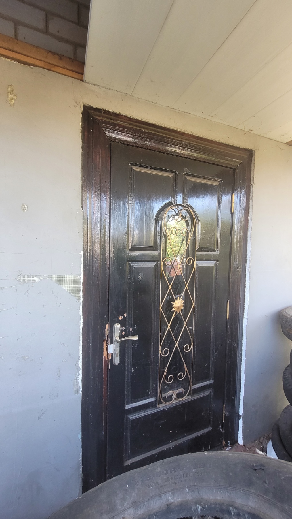 Окупанти зруйнували та розграбували будинок родини з Ізюму