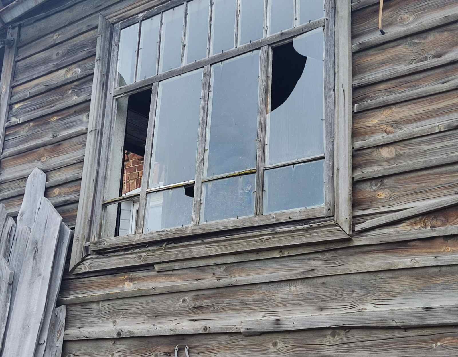 Подружжю пенсіонерів потрібна допомога у відбудові будинку