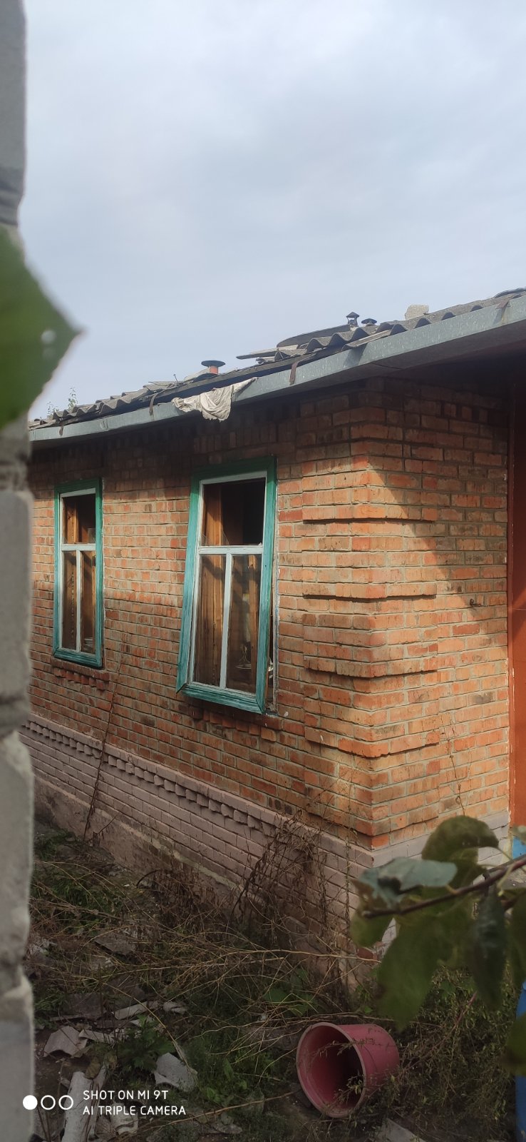 Сім'я переселенців хоче відбудувати свій дім і повернутися додому