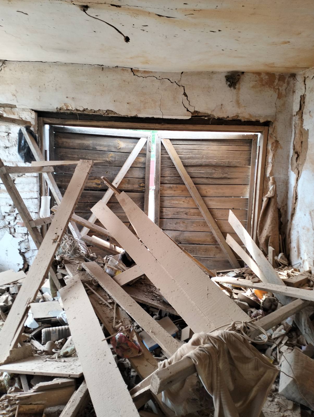 Чоловіку з Сумщини було пошкоджено 23 вікна