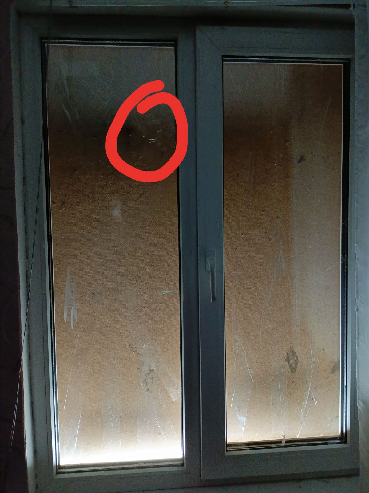 Під час ракетного обстрілу міста Середино-Буда пенсіонерка втратила господарські будівлі, вікна та дах