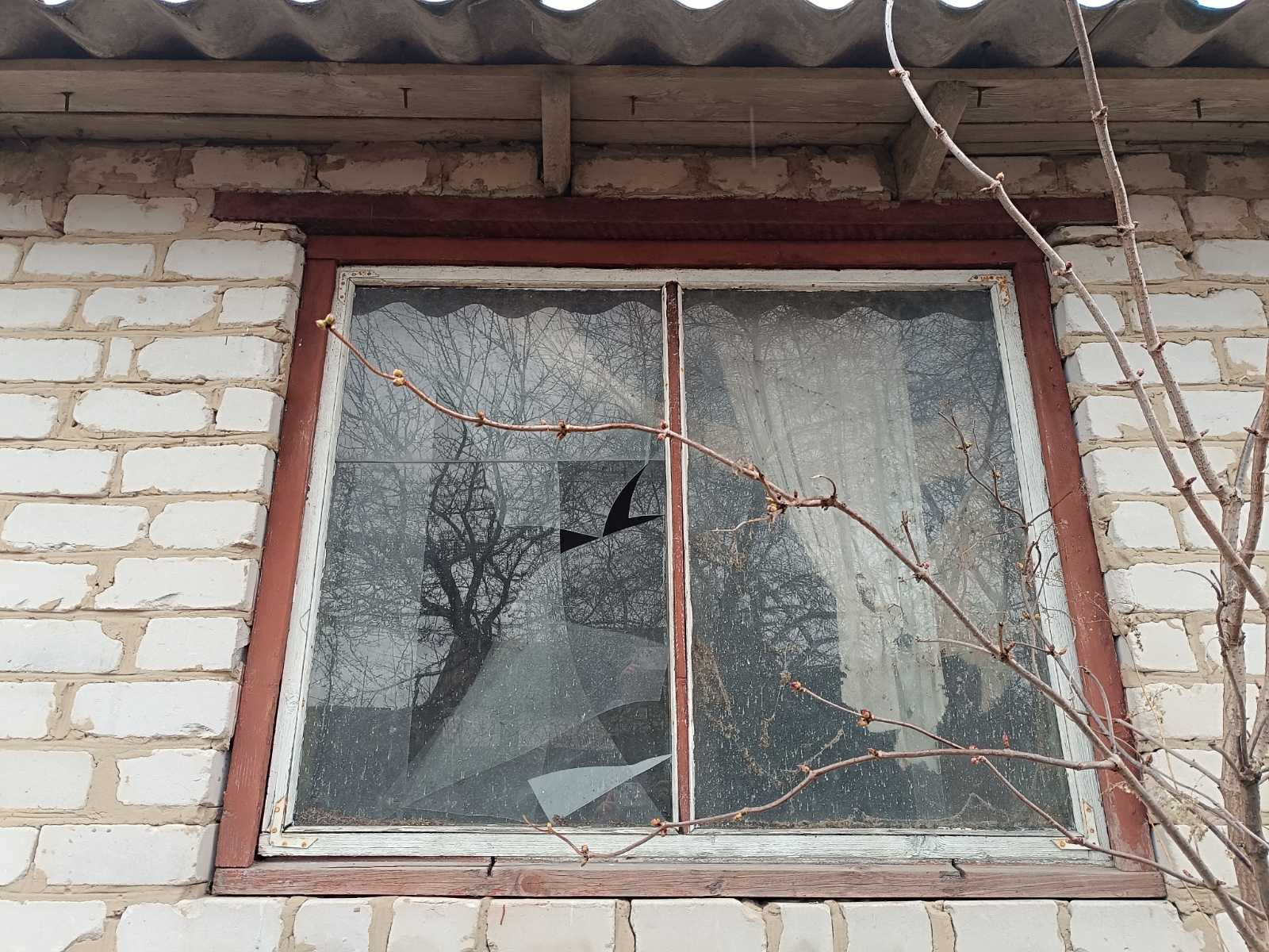 Вибило вікна у будинку пенсіонерки