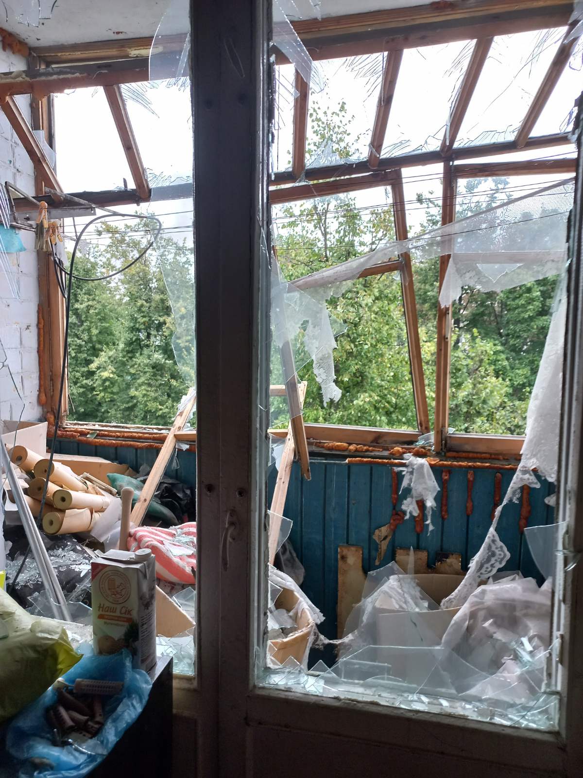Квартира жінки з Сумщини двічі потерпала від обстрілів