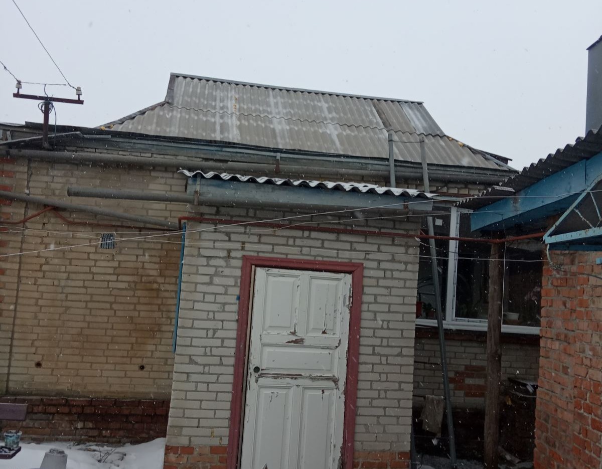 Після відновлення будинок жінки знову потрапив під обстріл