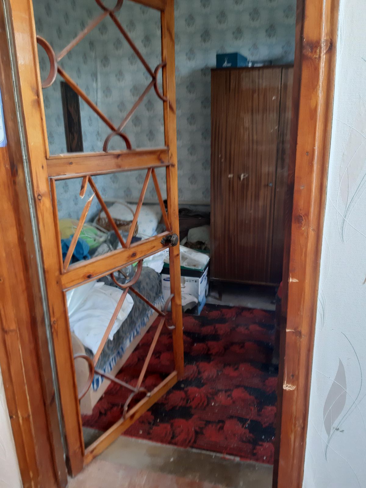 Через ворожі обстріли будинок 81-літньої жінки у непридатному для життя стані