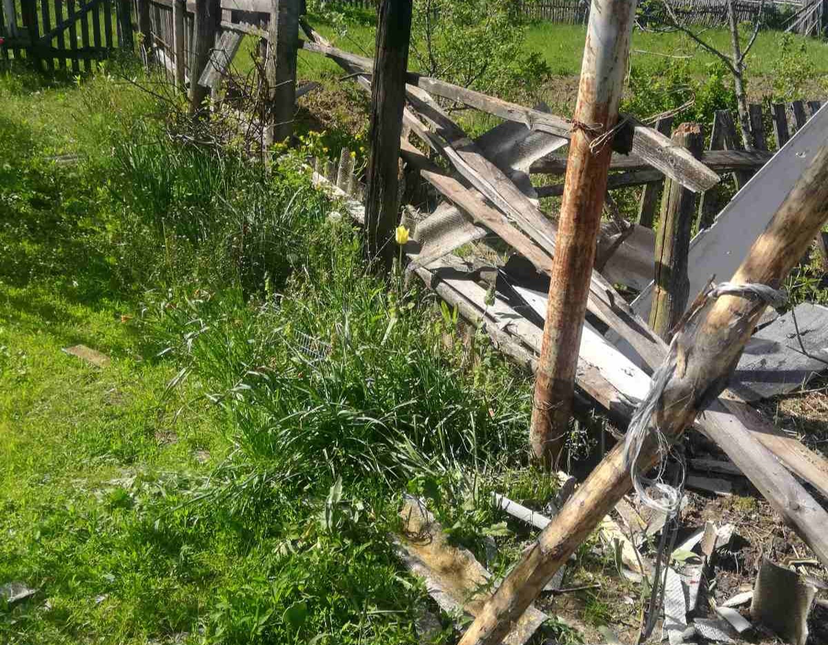 Пенсіонеру, який допомагає вивозити людей, потрібна допомога у відновленні заміського будиночку